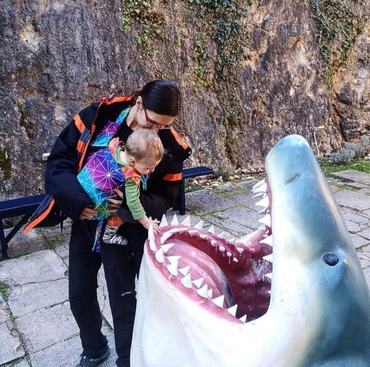 práce s&nbsp;dětmi na&nbsp;rodičovské dovolené - nošení v&nbsp;nosítku