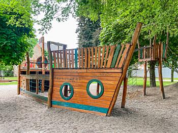 Sušice a&nbsp;okolí - hřiště u&nbsp;Gymnázia