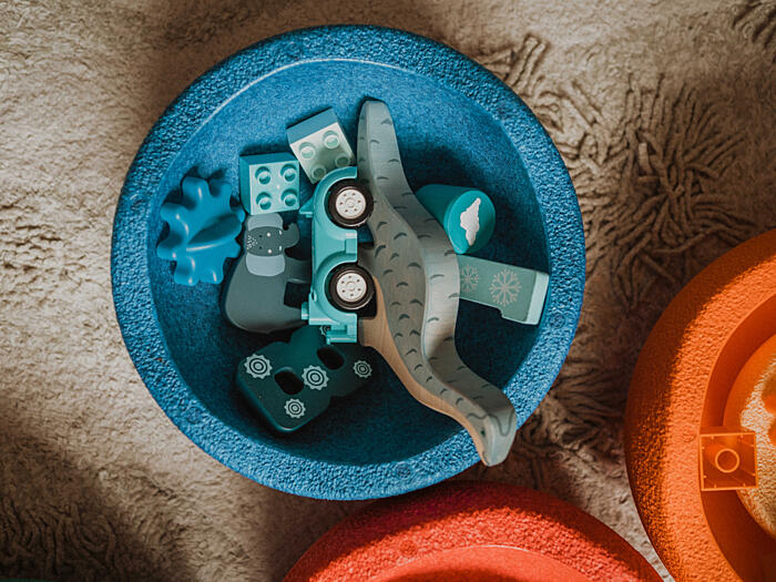 jak si hrát s&nbsp;balančními kameny Stapelstein - barevné třídění