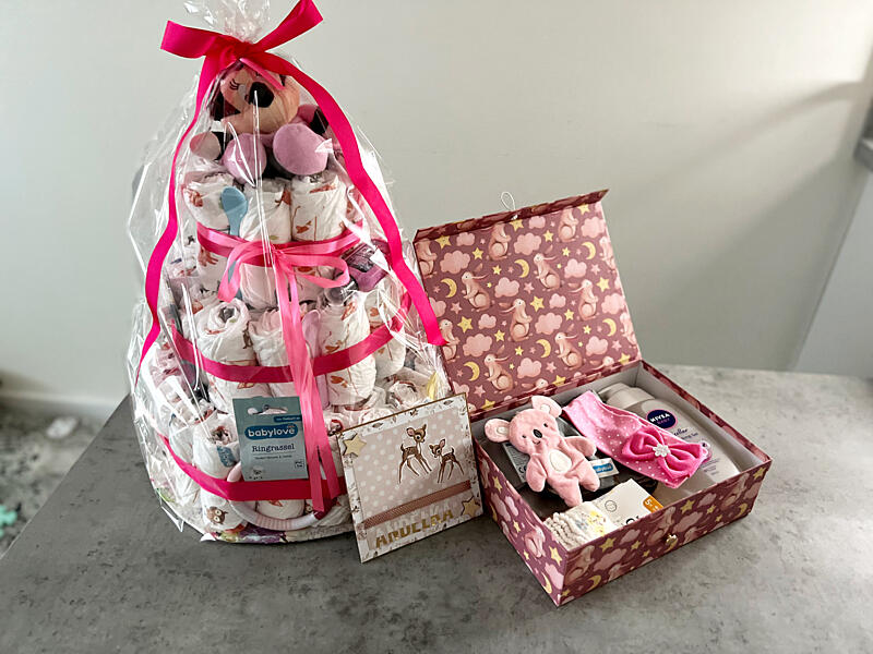 dárky pro&nbsp;miminko - plenkový dort