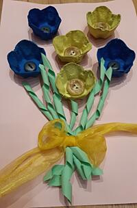 velikonoční tvoření - kytička z&nbsp;plata od&nbsp;vajíček