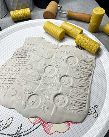 jak využít modelovací válečky Yellow Door - jarní zápichy