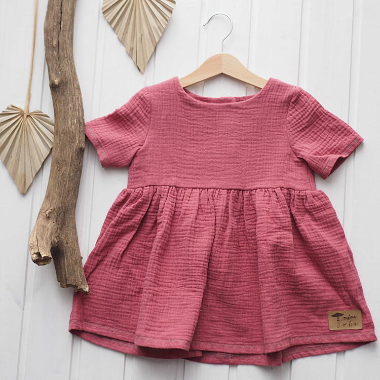 přírodní materiály - mušelínové šaty pro&nbsp;holčičky