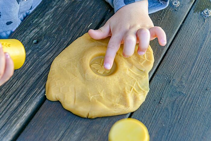 co je to sensory play a&nbsp;proč je užitečná pro&nbsp;vaše děti