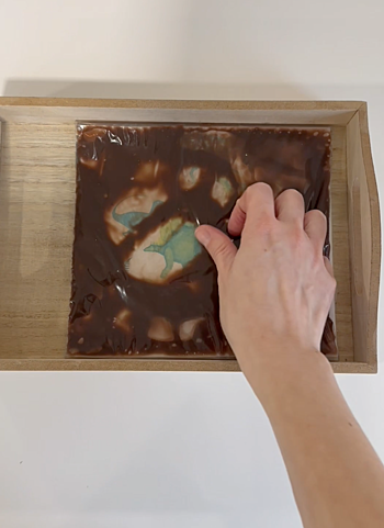 sensory play dinosauři - blátíčko s&nbsp;dino