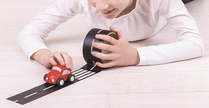 srovnání dětských silnic - lepicí páska BigJigs